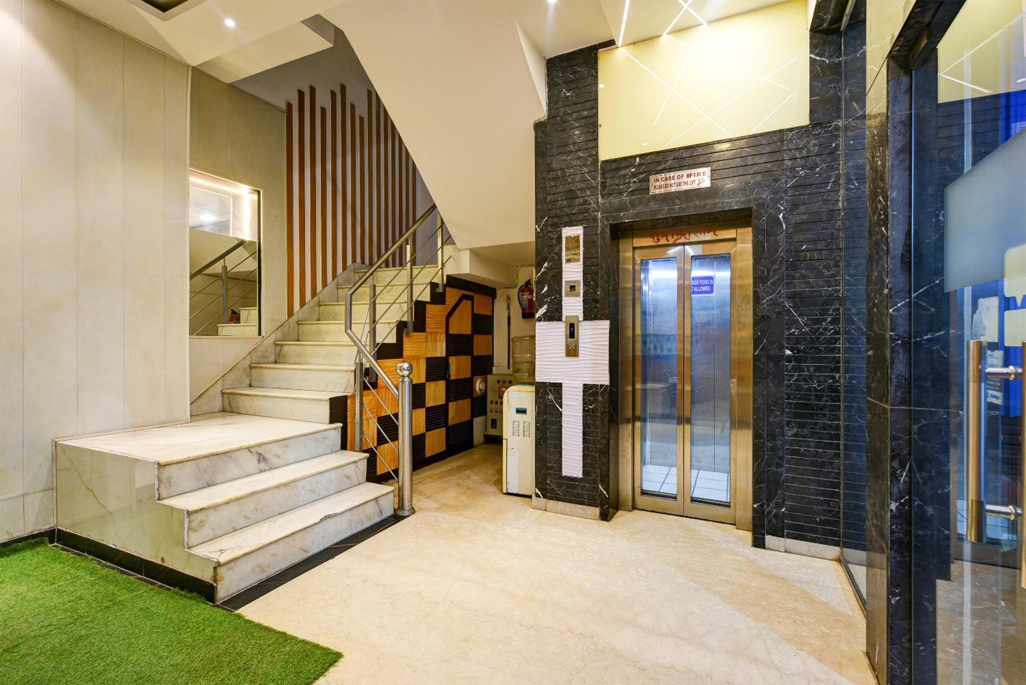 Hotel Shri Vinayak In City Centre At New Delhi Railway Station-By Rcg Hotels Εξωτερικό φωτογραφία