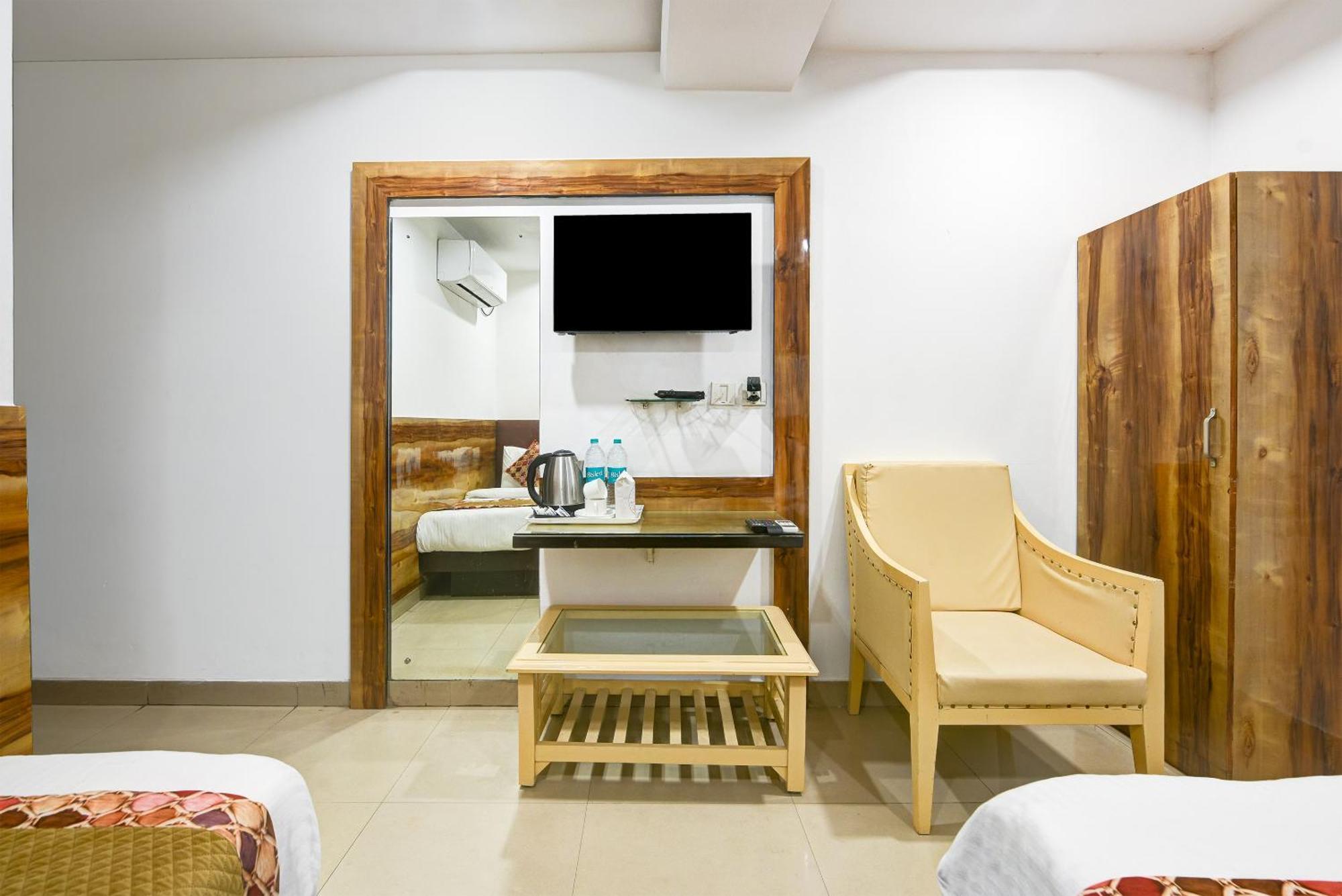 Hotel Shri Vinayak In City Centre At New Delhi Railway Station-By Rcg Hotels Εξωτερικό φωτογραφία