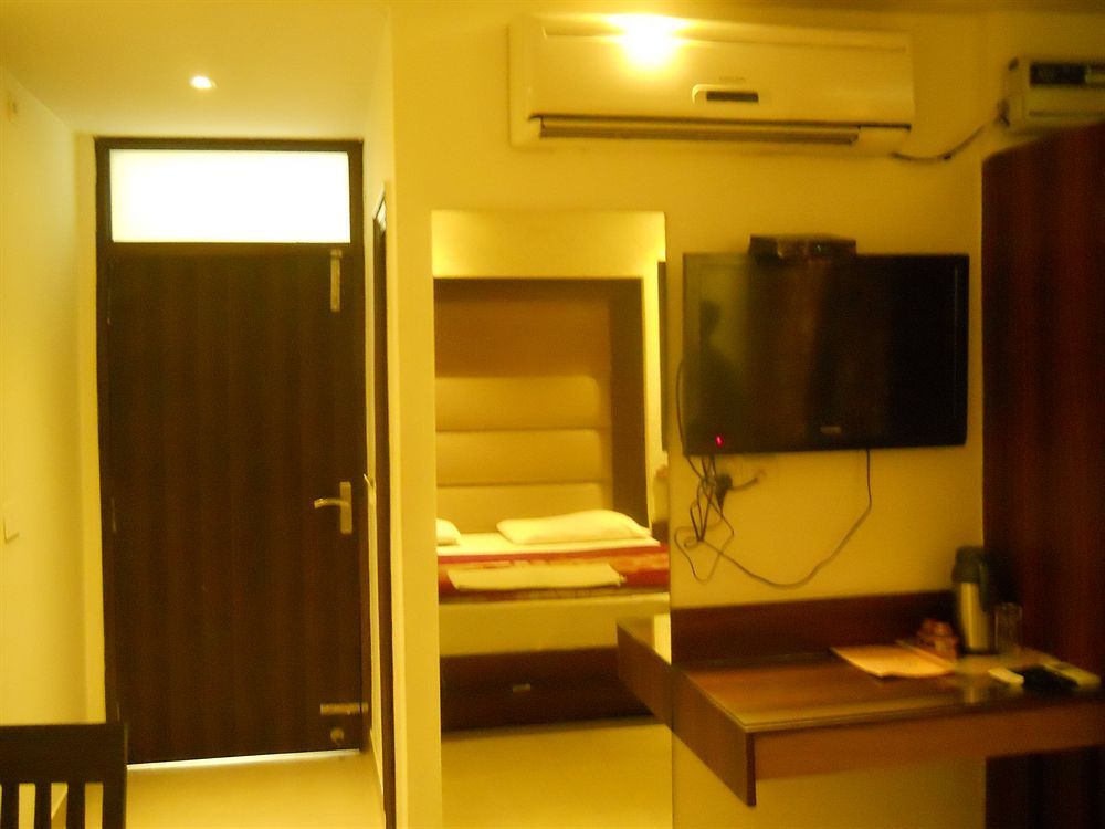 Hotel Shri Vinayak In City Centre At New Delhi Railway Station-By Rcg Hotels Εξωτερικό φωτογραφία